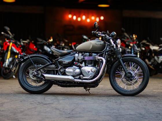 TRIUMPH BONNEVILLE BOBBER 1200 TRIUMPH BONNEVILLE BOBBER 1200